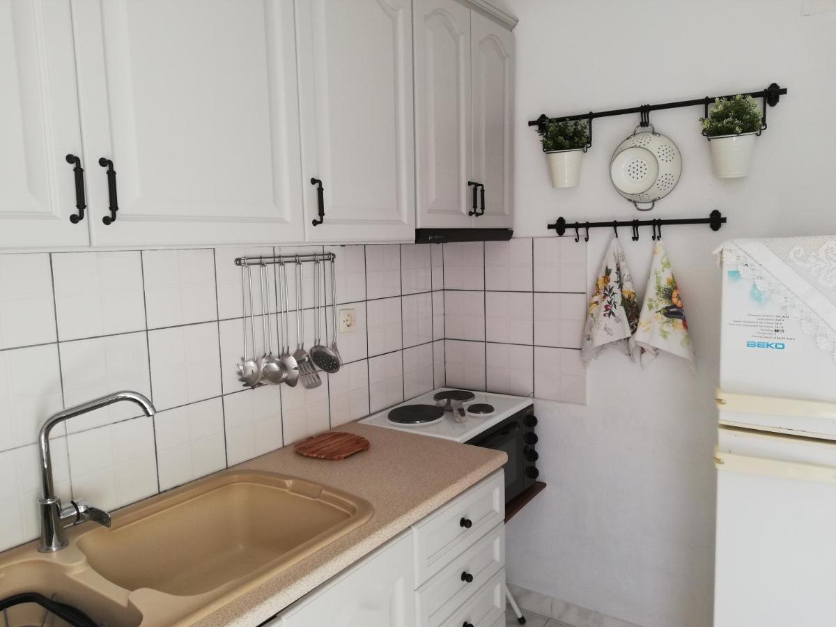 Theodora Lägenhet Patitírion Exteriör bild